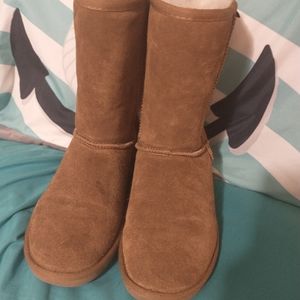 Minnetonka boots wemons size 10